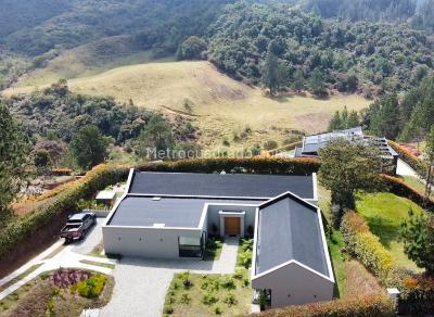 Casa de 4 alcobas en venta en San Felix, Bello · foto 15 de 17