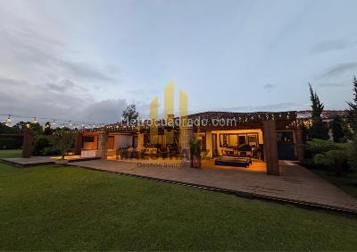 Casa de 5 alcobas en venta en Llanogrande, Rionegro · foto 2 de 6