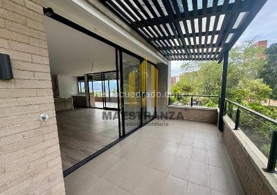 Apartamento de 2 alcobas en venta en El Poblado, Medellín, 172 m² · foto 3 de 17