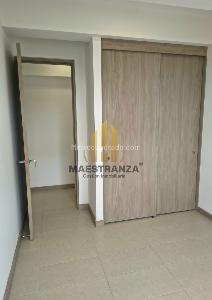 Apartamento de 2 alcobas en venta en San Nicolas, Rionegro, 68 m² · foto 4 de 13