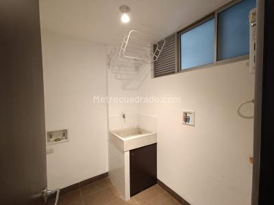 Apartamento en arriendo en El Poblado, Medellín · foto 4 de 15