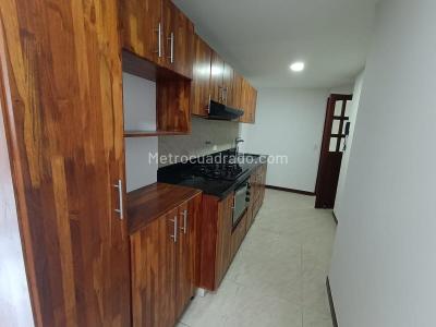 Apartamento de 2 alcobas en arriendo en El Poblado, Medellín, 128 m² · foto 3 de 18