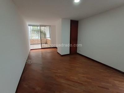 Apartamento de 2 alcobas en arriendo en El Poblado, Medellín, 128 m² · foto 11 de 18