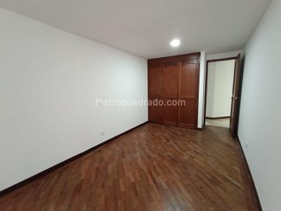Apartamento de 2 alcobas en arriendo en El Poblado, Medellín, 128 m² · foto 13 de 18