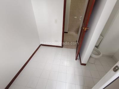 Apartamento de 2 alcobas en arriendo en El Poblado, Medellín, 128 m² · foto 15 de 18