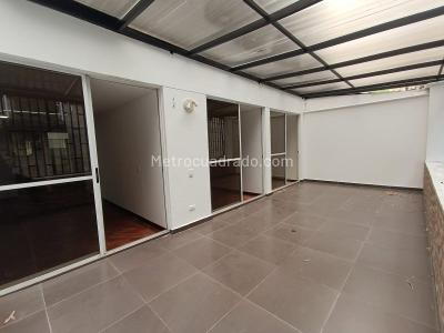Apartamento de 2 alcobas en arriendo en El Poblado, Medellín, 128 m² · foto 17 de 18