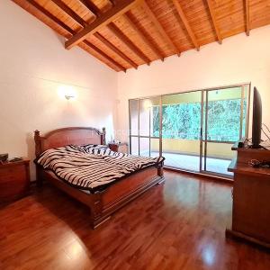 Casa de 3 alcobas en venta en Loma De Los Mesa, Envigado, 310 m² · foto 10 de 20