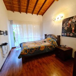 Casa de 3 alcobas en venta en Loma De Los Mesa, Envigado, 310 m² · foto 15 de 20