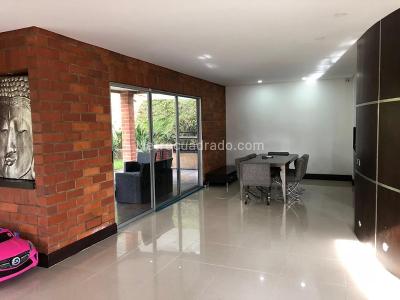 Casa de 4 alcobas en venta en Los Alcazares, Sabaneta, 470 m² · foto 6 de 11