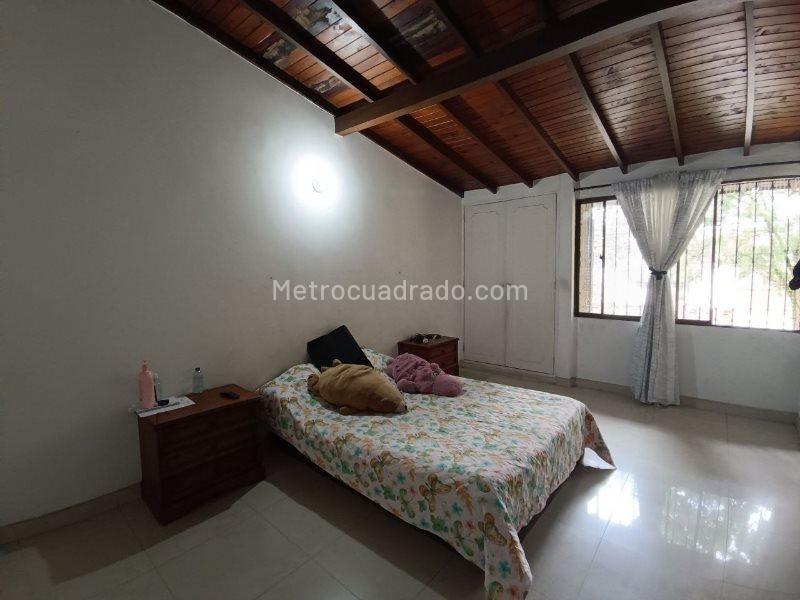 Casa Amplia de 5 Alcobas en Belén Rosales - 5