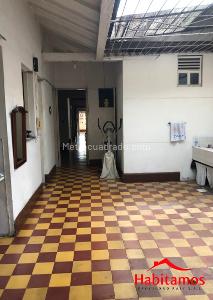 Casa de 5 alcobas en venta en Boston, Medellín, 367 m² · foto 4 de 10