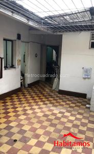 Casa de 5 alcobas en venta en Boston, Medellín, 367 m² · foto 5 de 10