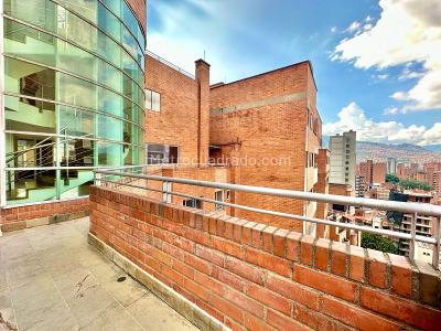 Apartamento de 4 alcobas en venta en Laureles, Medellín, 495 m² · foto 3 de 20