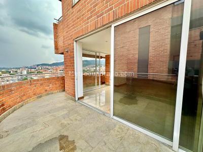 Apartamento de 4 alcobas en venta en Laureles, Medellín, 495 m² · foto 4 de 20