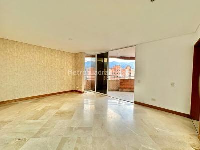 Apartamento de 4 alcobas en venta en Laureles, Medellín, 495 m² · foto 5 de 20