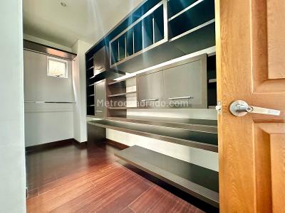 Apartamento de 4 alcobas en venta en Laureles, Medellín, 495 m² · foto 13 de 20