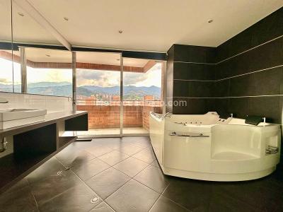 Apartamento de 4 alcobas en venta en Laureles, Medellín, 495 m² · foto 14 de 20