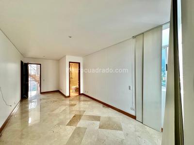 Apartamento de 4 alcobas en venta en Laureles, Medellín, 495 m² · foto 17 de 20