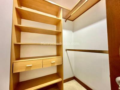 Apartamento de 4 alcobas en venta en Laureles, Medellín, 495 m² · foto 18 de 20