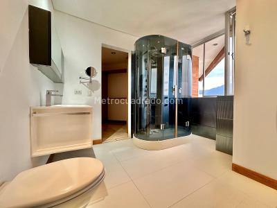 Apartamento de 4 alcobas en venta en Laureles, Medellín, 495 m² · foto 20 de 20