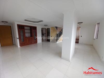 Apartamento de 4 alcobas en venta en Laureles, Medellín, 187 m² · foto 2 de 20
