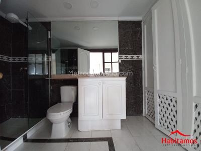 Apartamento de 4 alcobas en venta en Laureles, Medellín, 187 m² · foto 18 de 20