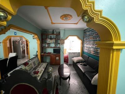 Casa de 5 alcobas en venta en La America, Medellín, 395 m² · foto 3 de 9
