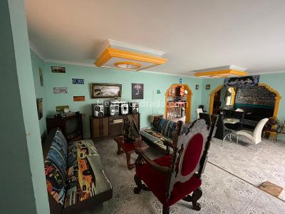 Casa de 5 alcobas en venta en La America, Medellín, 395 m² · foto 4 de 9