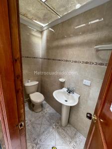 Casa de 5 alcobas en venta en La America, Medellín, 395 m² · foto 9 de 9