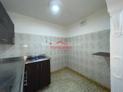 Casa de 4 alcobas en venta en Campo Valdes 1, Medellín, 98 m² · foto 3 de 11