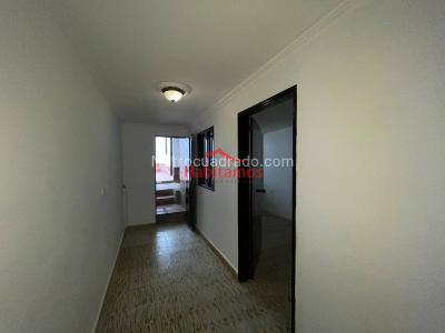 Casa de 4 alcobas en venta en Campo Valdes 1, Medellín, 98 m² · foto 5 de 11