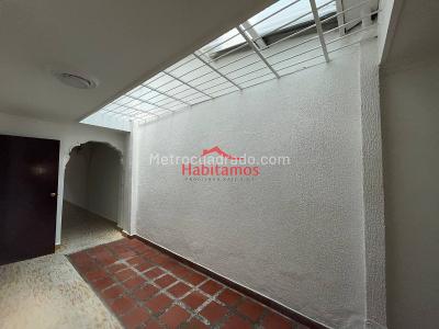 Casa de 4 alcobas en venta en Campo Valdes 1, Medellín, 98 m² · foto 10 de 11