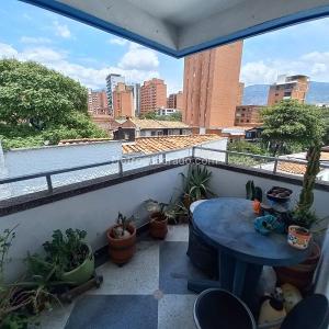 Apartamento en venta en Laureles, Medellín · foto 5 de 15