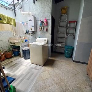 Apartamento en venta en Laureles, Medellín · foto 8 de 15