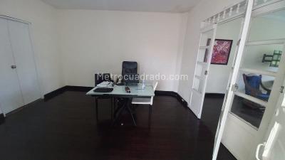 Apartamento en venta en La Candelaria, Medellín · foto 2 de 13