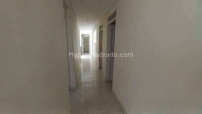 Apartamento en venta en La Candelaria, Medellín · foto 5 de 13