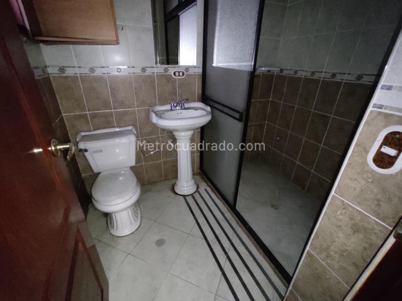 Casa de 5 Alcobas con Ubicación Estratégica en Simon Bolivar - 6