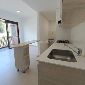 Apartamento de 2 alcobas en venta en Barro Blanco, Rionegro, 58 m² · foto 2 de 18