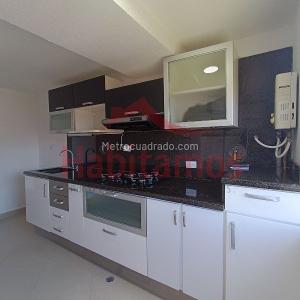 Apartamento de 2 alcobas en arriendo en La Castellana, Medellín, 75 m² · foto 2 de 20