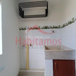 Apartamento de 2 alcobas en arriendo en La Castellana, Medellín, 75 m² · foto 3 de 20