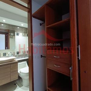 Apartamento de 2 alcobas en arriendo en La Castellana, Medellín, 75 m² · foto 13 de 20