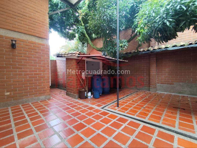 Spacious 4BR House in Belen - 5