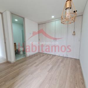 Apartamento de 3 alcobas en venta en Pilsen, Itagüí, 71 m² · foto 8 de 19