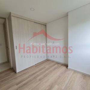 Apartamento de 3 alcobas en venta en Pilsen, Itagüí, 71 m² · foto 14 de 19
