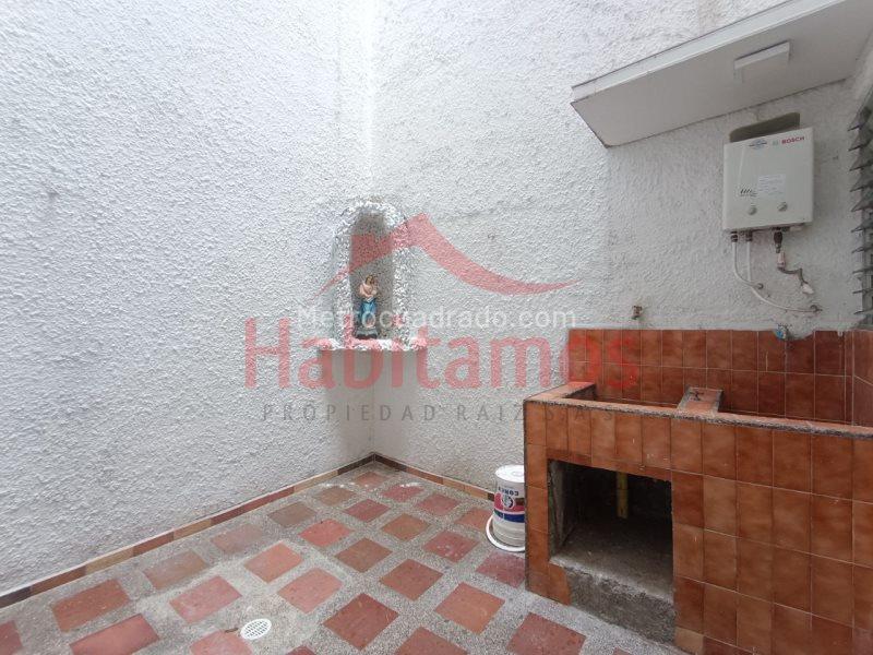 Cozy 2BR House in La America - 8