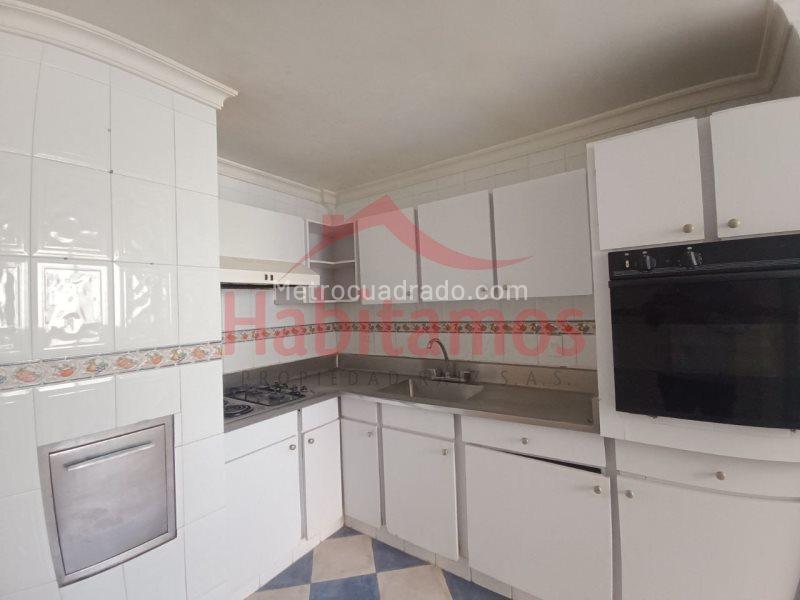 Apartamento Amplio de 3 Alcobas en Laureles - 6