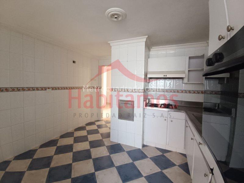 Apartamento Amplio de 3 Alcobas en Laureles - 7