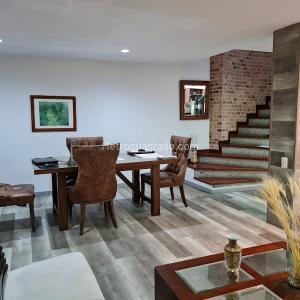 Casa de 3 alcobas en arriendo en Loma De Los Mesa, Envigado, 310 m² · foto 4 de 20