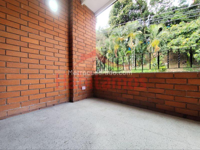 Apartamento en arriendo de 2 Alcobas en La Floresta (70 m², estrato 3) - 2