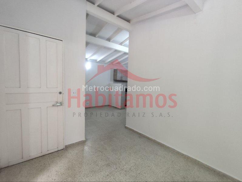 Apartamento en arriendo de 2 Alcobas en La Floresta (70 m², estrato 3) - 4
